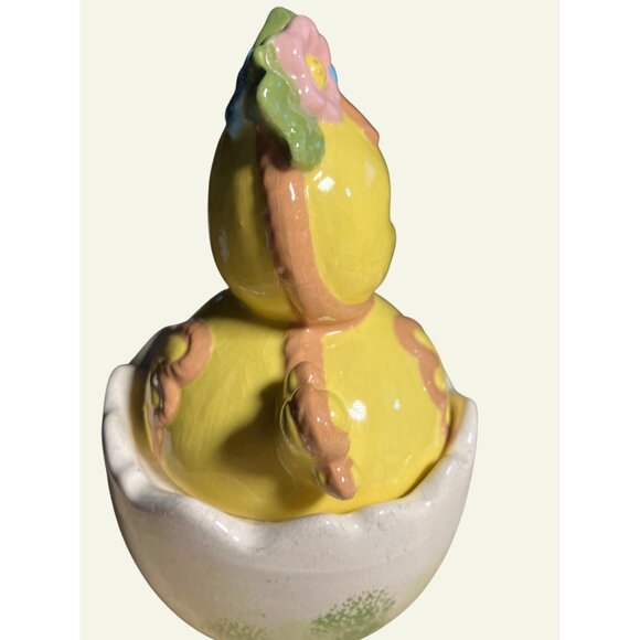 Vintage Ceramic Chick In Egg Trinket Box With Floral Accents - Picture 4 of 15
